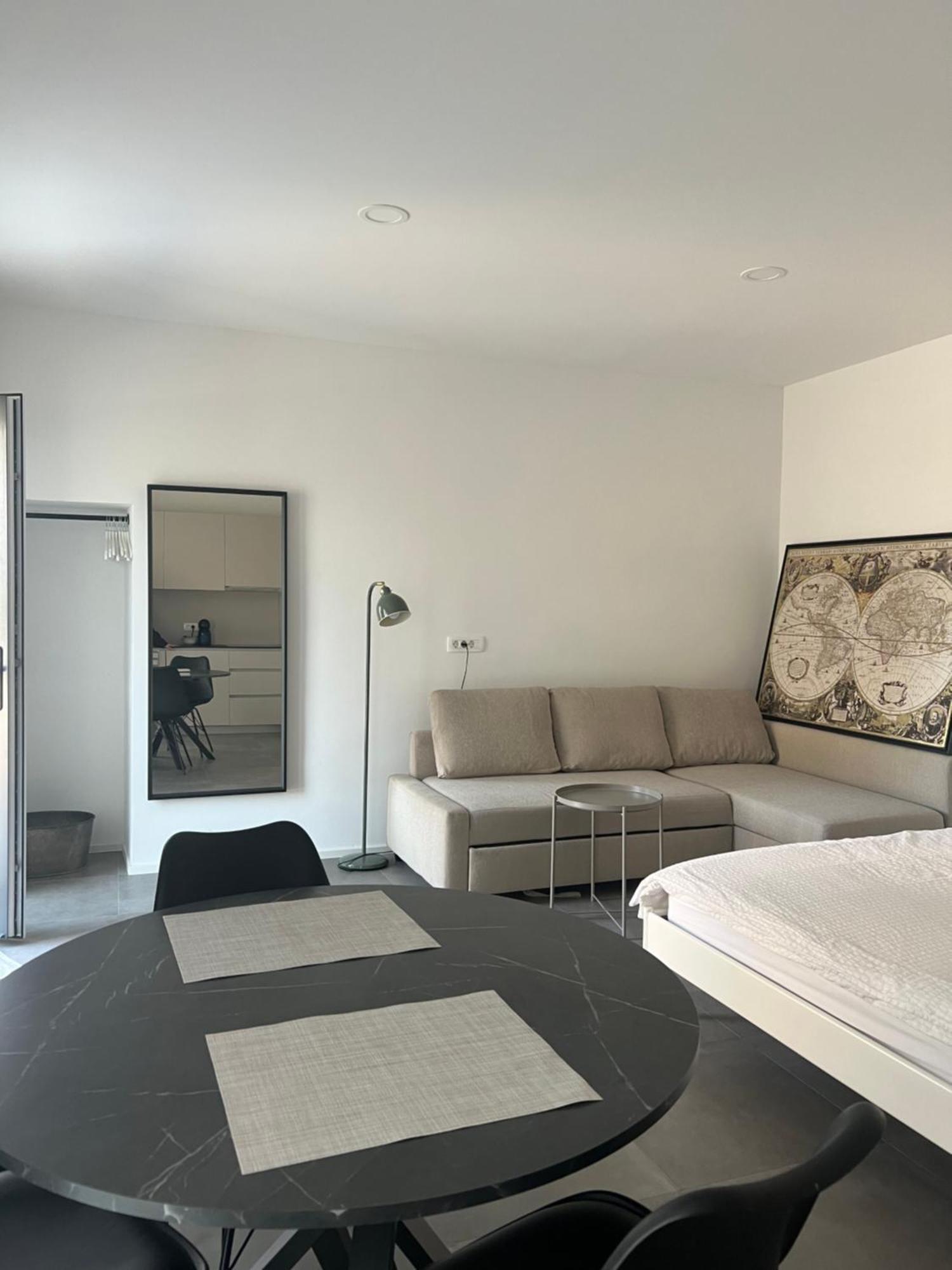 Apartments Lily Ljubljana Extérieur photo